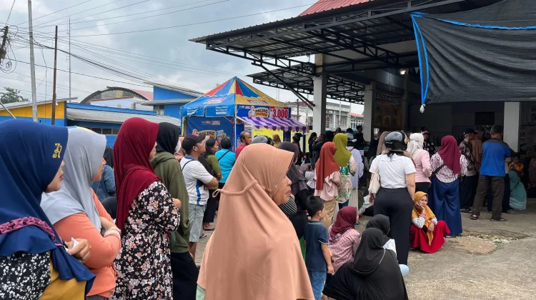 Gerakan Pangan Murah di Sanggau Diserbu Warga