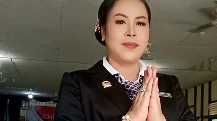 Ropina Ajak Perempuan Sanggau Terus Berkarya