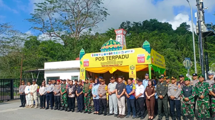 Polsek Entikong Gelar Apel Perdana Operasi Ketupat Kapuas