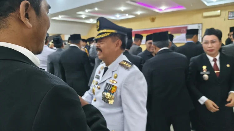 Bupati Ontot Segarkan 92 Jabatan di Pemkab Sanggau