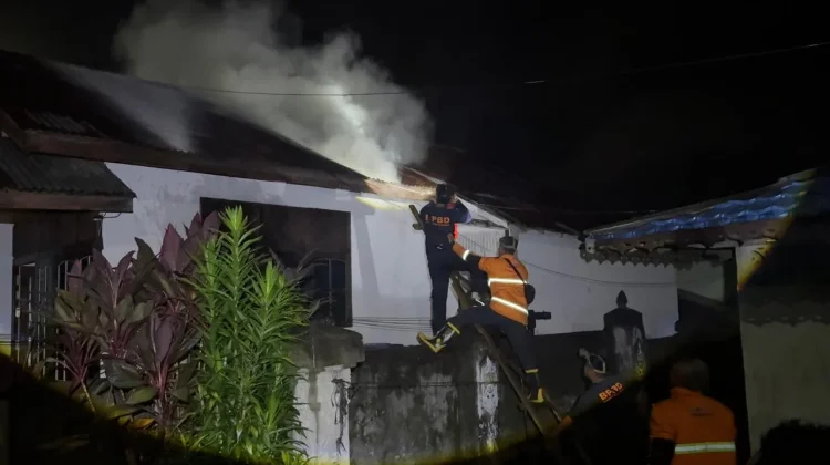 Korsleting Listrik di Gang Lentera Berhasil Diatasi