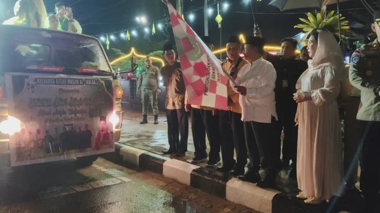 Bupati dan Wabup Sanggau Lepas Peserta Takbir Keliling