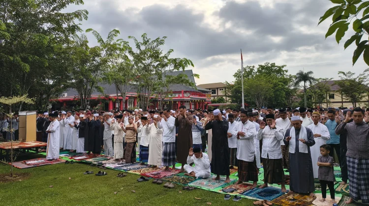 Salat Ied di Sanggau, Khatib Tekankan Bakti Orangtua