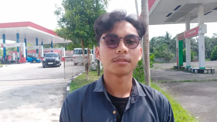 Libur Lebaran, Wisatawan Lihat PLBN dari Dekat
