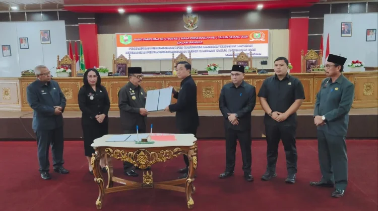 DPRD Sanggau Sampaikan Rekomendasi atas LKPj Bupati 2025