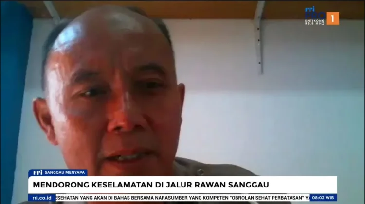 Polres Sanggau dan Dishub Bersinergi Benahi Jalan Rawan