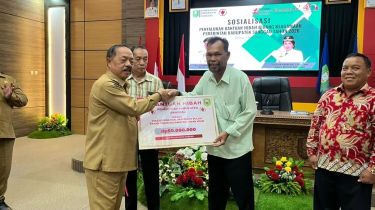 Pemkab Sanggau Salurkan Hibah Keagamaan, Rumah Ibadah Terbantu