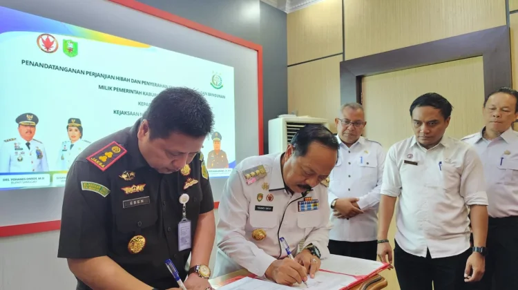 Pemkab Sanggau Hibahkan Eks Kantor Dinkes ke Kejaksaan