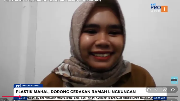 Pelaku Usaha Tetap Bertahan Ditengah Kenaikan Harga Kantong Plastik