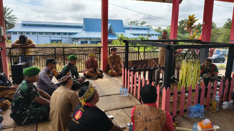 Kapolsek Kapuas Apresiasi Pesan Adat Ritual Pedagi