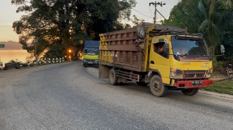 Komisi IV DPRD Kalbar Soroti Tonase Truk dan Kerusakan Jalan