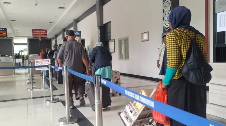 Ratusan Calon Pekerja Ditolak Berangkat Melalui PLBN Entikong