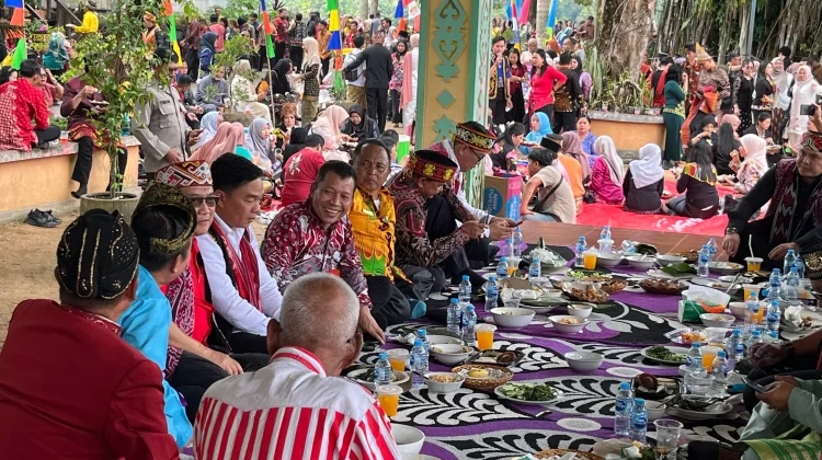 Makan Berami Jadi Tradisi HUT Sanggau Tiap Tahunnya