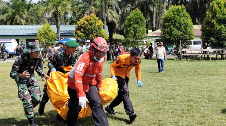 Delapan Jenazah Korban Helikopter PK-CFX Dievakuasi ke Pontianak