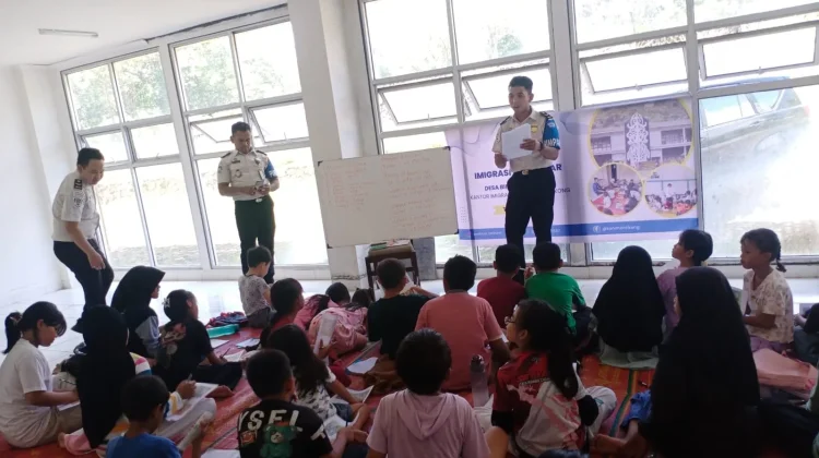 Imigrasi Mengajar Perkuat Edukasi Pelajar Entikong