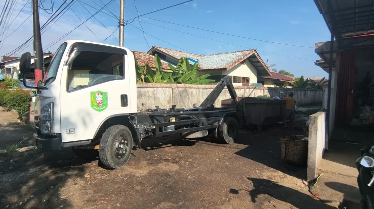 BBM Non-Subsidi Naik, Volume Pengangkutan Sampah Dikurangi