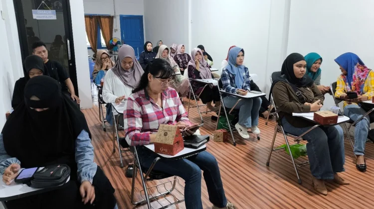 Rumah BUMN Pertamina Sanggau Bekali UMKM Teknik Foto dan AI
