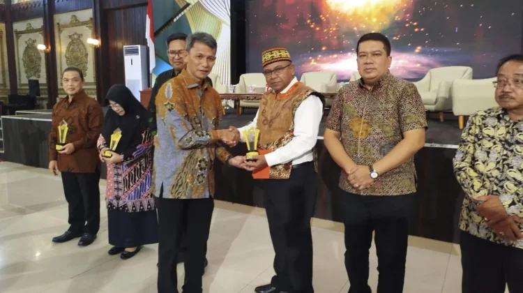 Bupati Sanggau Raih PKBM Award 2026