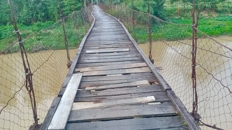 Jembatan Gantung di Semeng Rusak, Pemdes Minta Pemda Perbaiki