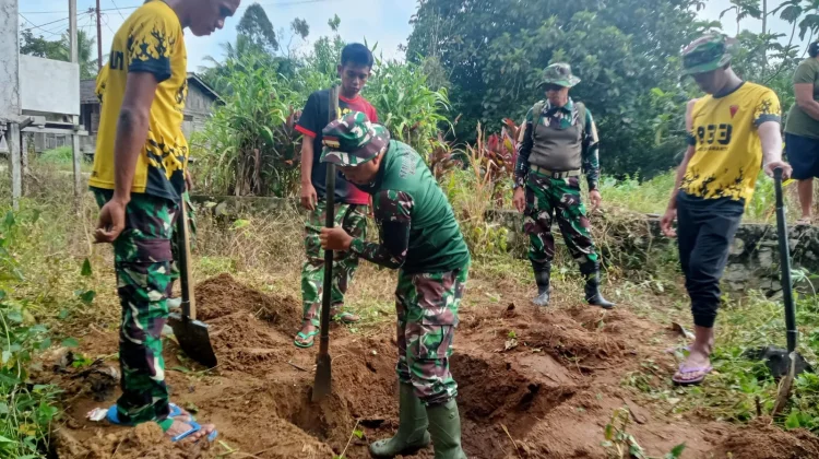 TMMD Sanggau ke-128 Bangun MCK, Dorong Hidup Sehat