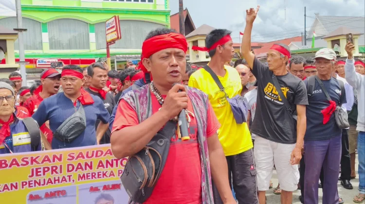 Warga Perbatasan Sanggau Gelar Aksi Minta Rekannya Dibebaskan