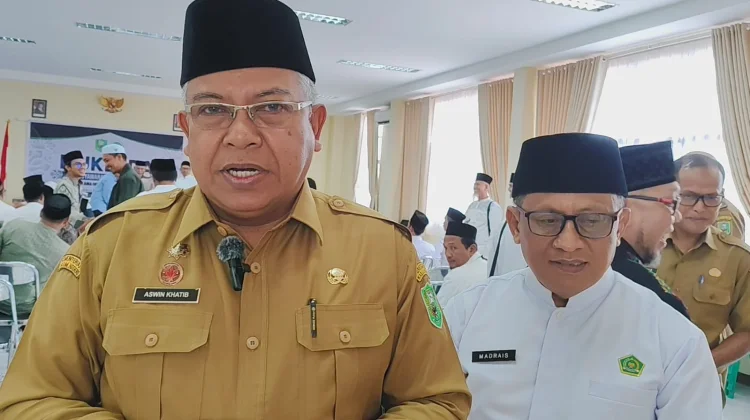Sekda Sanggau Minta Warga Bersabar Soal Perbaikan Jalan