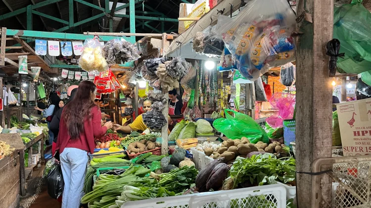 Warga Sanggau Keluhkan Kenaikan Harga Kebutuhan Pokok