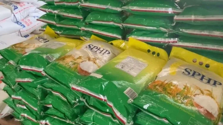 Bulog Sanggau Pastikan Ratusan Ton Beras Tersedia