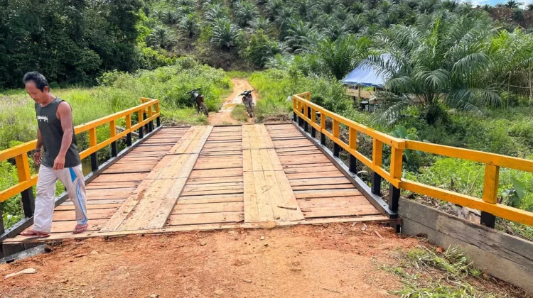 Satgas TMMD Rampungkan Jembatan Tanak–Tanjung Bunga