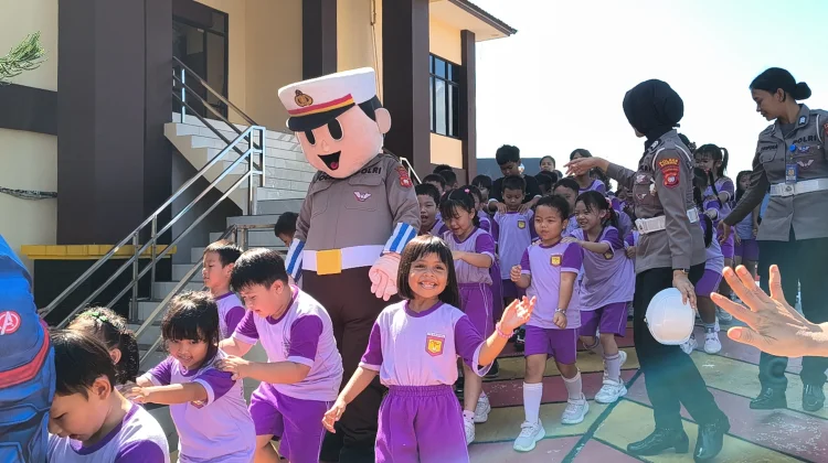 Polisi Sahabat Anak, TK Antiokhia Kunjungi Polres Sanggau
