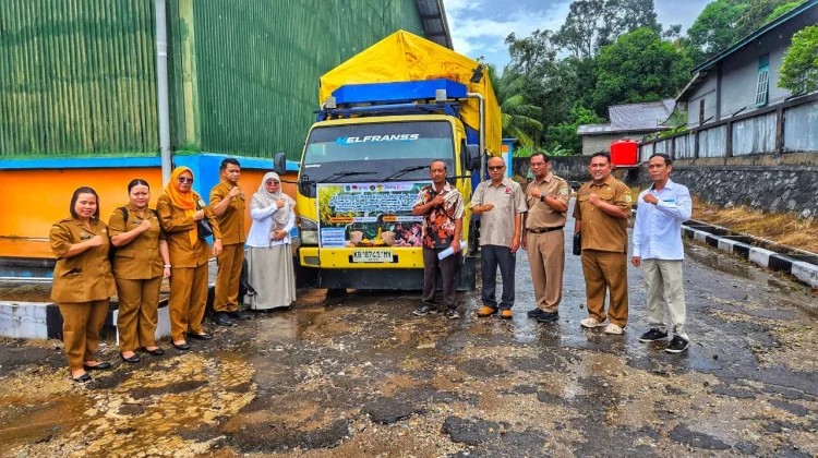 Disbunnak Sanggau dan BULOG Salurkan SPHP Jagung Perdana