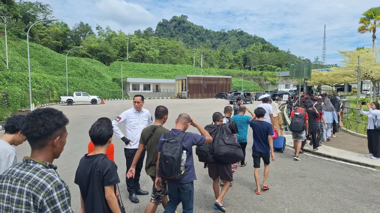 Ratusan PMI tanpa Dokumen Dideportasi Melalui PLBN Entikong