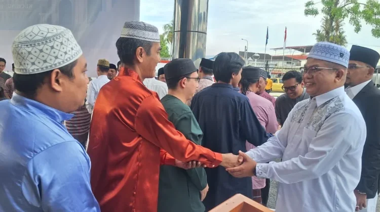 Ratusan WNI di Malaysia Salat Iduladha Bersama di KJRI Kuching