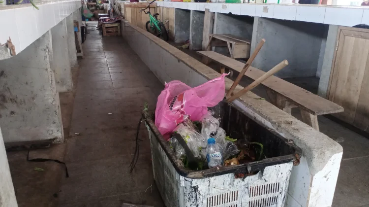Pengelola dan Pedagang Jaga Kebersihan Pasar Jarai Sanggau