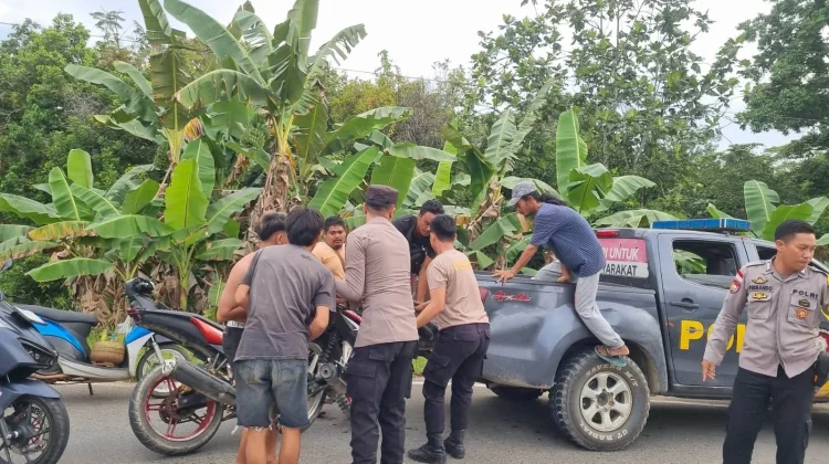 Polisi Rekonstruksi Lakalantas yang Tewaskan Dua Remaja Sekayam