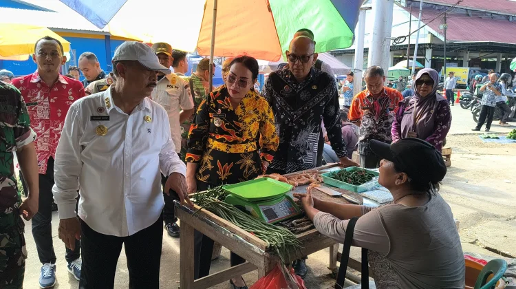 Pemkab Sanggau Tertibkan Pedagang di Pasar Jarai