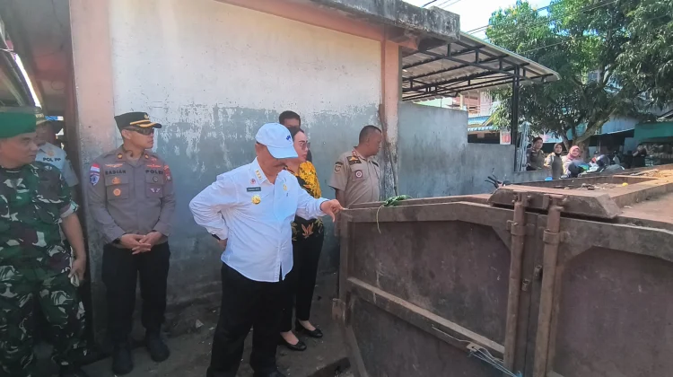 Jam Buang Sampah Belum Dipatuhi Warga Sanggau