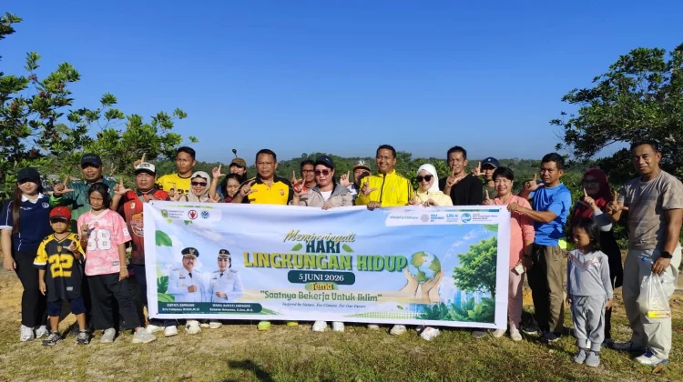 DLH Sanggau Tanam Pohon, Warga Diajak Peduli Lingkungan