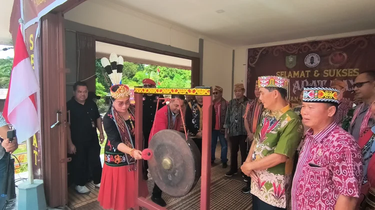 Wabup Susana Nilai Pelestarian Adat Sejalan Pembangunan Daerah