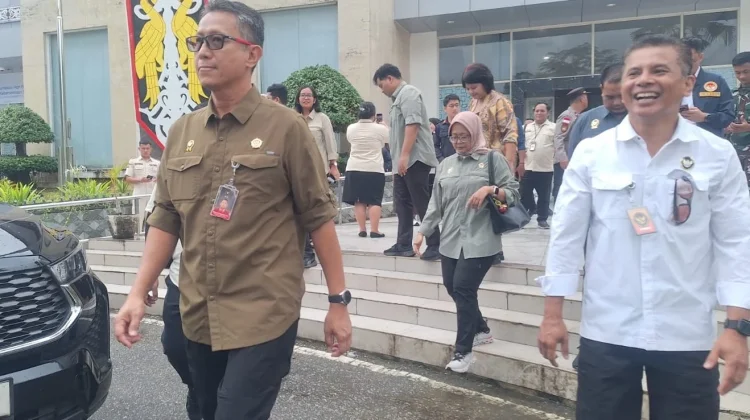 Kemenko Polkam Pantau Pemulangan PMI Bermasalah di Entikong