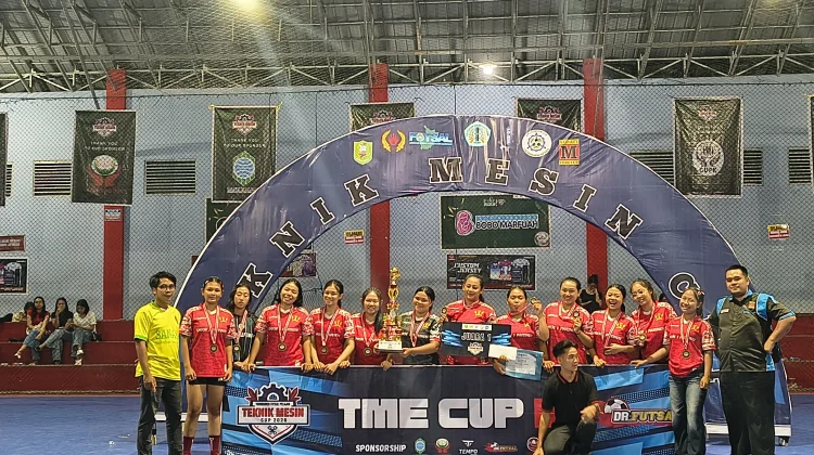 SMKN 1 Parindu Juarai Futsal Putri Teknik Mesin Cup