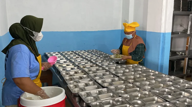 Pemerintah Diminta Pertahankan Program MBG