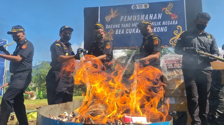 Barang Ilegal Senilai 1,2 Miliar Dimusnahkan Bea Cukai