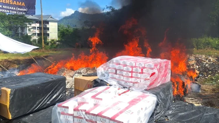 Bea Cukai Kalbar Musnahkan 922 Ribu Batang Rokok Ilegal