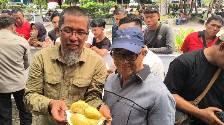 DPR Dorong Durian Sanggau Dikembangkan Jadi Agrowisata