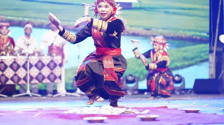Tari Piring Indonesia Curi Perhatian di TOBC Malaysia