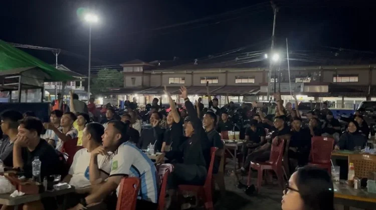 Ratusan Warga Sanggau Antusias Nobar Piala Dunia RRI