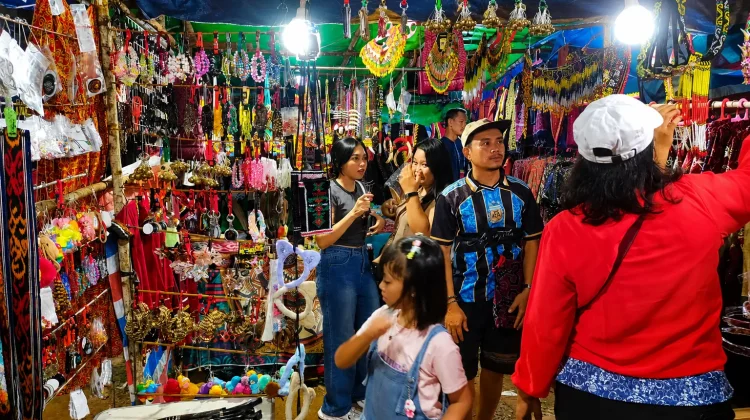 Gawai Sanggau Dongkrak Omzet Perajin Aksesori Dayak