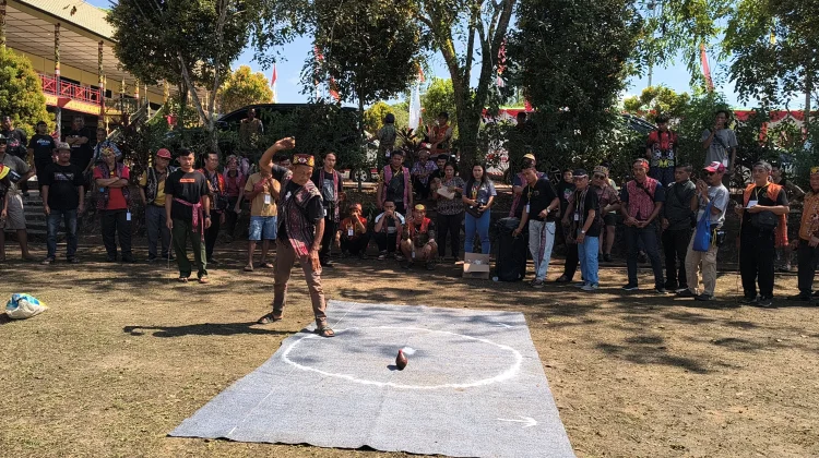 Lomba Gasing Gawai Dayak XXII Tandingkan Dua Kategori