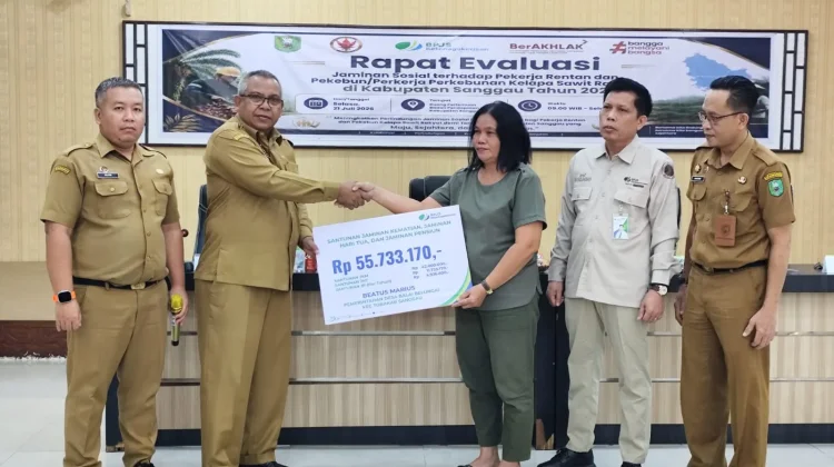 Tiga Ahli Waris Terima Santunan BPJS Ketenagakerjaan Sanggau